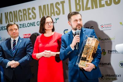 zdjęcie z odebrania nagrody dla Miasta Rzeszowa na gali Programu Polska Stolica R